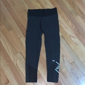 PINK CAPRI YOGA LEGGINGS SIZE XS